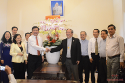 Ông Đinh La Thăng đến thăm và chúc mừng Phục Sinh ĐTGM Sài Gòn